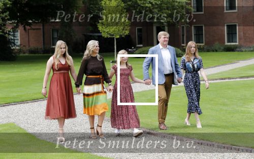 Den Haag 19 juli 2019
Jaarlijkse fotouurtje in de thuisn van Huis ten Bosch . Aanwezig Koning Willem Alexander Koningin Maxima Prinses Amalia Alexia en Ariane.