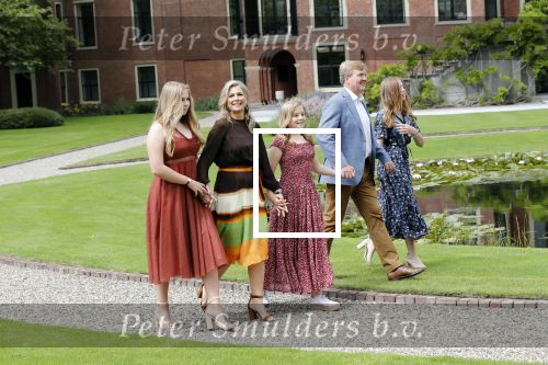 Den Haag 19 juli 2019
Jaarlijkse fotouurtje in de thuisn van Huis ten Bosch . Aanwezig Koning Willem Alexander Koningin Maxima Prinses Amalia Alexia en Ariane.