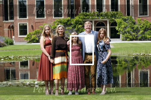 Den Haag 19 juli 2019
Jaarlijkse fotouurtje in de thuisn van Huis ten Bosch . Aanwezig Koning Willem Alexander Koningin Maxima Prinses Amalia Alexia en Ariane.