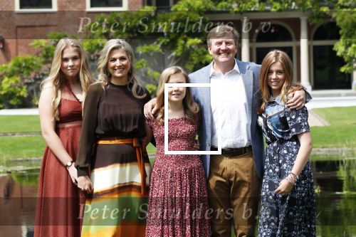 Den Haag 19 juli 2019
Jaarlijkse fotouurtje in de thuisn van Huis ten Bosch . Aanwezig Koning Willem Alexander Koningin Maxima Prinses Amalia Alexia en Ariane.