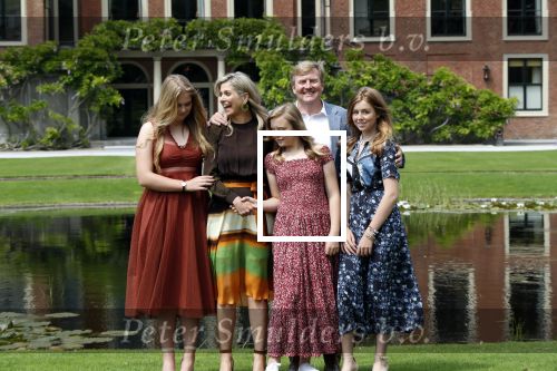 Den Haag 19 juli 2019
Jaarlijkse fotouurtje in de thuisn van Huis ten Bosch . Aanwezig Koning Willem Alexander Koningin Maxima Prinses Amalia Alexia en Ariane.