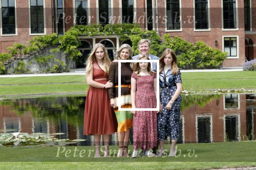 Den Haag 19 juli 2019
Jaarlijkse fotouurtje in de thuisn van Huis ten Bosch . Aanwezig Koning Willem Alexander Koningin Maxima Prinses Amalia Alexia en Ariane.