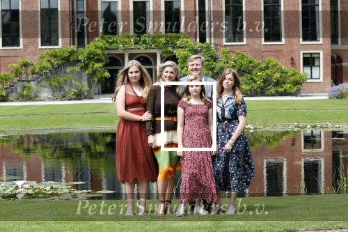 Den Haag 19 juli 2019
Jaarlijkse fotouurtje in de thuisn van Huis ten Bosch . Aanwezig Koning Willem Alexander Koningin Maxima Prinses Amalia Alexia en Ariane.