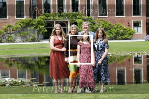 Den Haag 19 juli 2019
Jaarlijkse fotouurtje in de thuisn van Huis ten Bosch . Aanwezig Koning Willem Alexander Koningin Maxima Prinses Amalia Alexia en Ariane.