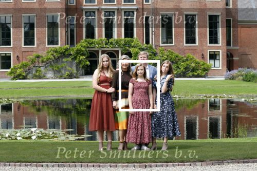 Den Haag 19 juli 2019
Jaarlijkse fotouurtje in de thuisn van Huis ten Bosch . Aanwezig Koning Willem Alexander Koningin Maxima Prinses Amalia Alexia en Ariane.