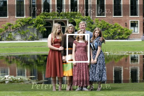 Den Haag 19 juli 2019
Jaarlijkse fotouurtje in de thuisn van Huis ten Bosch . Aanwezig Koning Willem Alexander Koningin Maxima Prinses Amalia Alexia en Ariane.