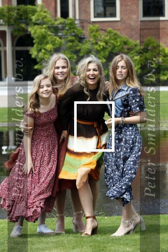 Den Haag 19 juli 2019
Jaarlijkse fotouurtje in de thuisn van Huis ten Bosch . Aanwezig Koning Willem Alexander Koningin Maxima Prinses Amalia Alexia en Ariane.