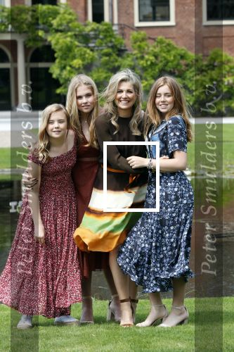 Den Haag 19 juli 2019
Jaarlijkse fotouurtje in de thuisn van Huis ten Bosch . Aanwezig Koning Willem Alexander Koningin Maxima Prinses Amalia Alexia en Ariane.