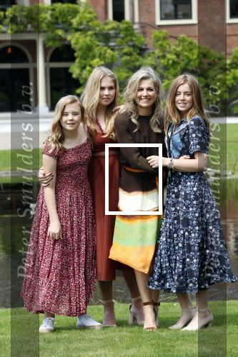 Den Haag 19 juli 2019
Jaarlijkse fotouurtje in de thuisn van Huis ten Bosch . Aanwezig Koning Willem Alexander Koningin Maxima Prinses Amalia Alexia en Ariane.