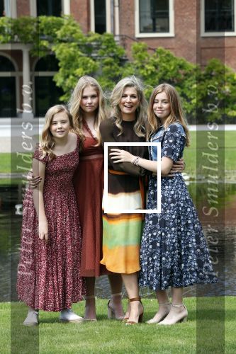 Den Haag 19 juli 2019
Jaarlijkse fotouurtje in de thuisn van Huis ten Bosch . Aanwezig Koning Willem Alexander Koningin Maxima Prinses Amalia Alexia en Ariane.