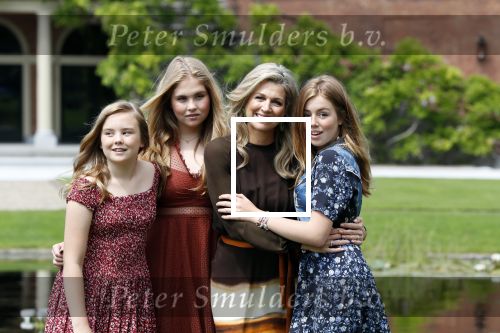 Den Haag 19 juli 2019
Jaarlijkse fotouurtje in de thuisn van Huis ten Bosch . Aanwezig Koning Willem Alexander Koningin Maxima Prinses Amalia Alexia en Ariane.