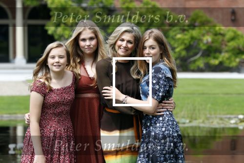 Den Haag 19 juli 2019
Jaarlijkse fotouurtje in de thuisn van Huis ten Bosch . Aanwezig Koning Willem Alexander Koningin Maxima Prinses Amalia Alexia en Ariane.