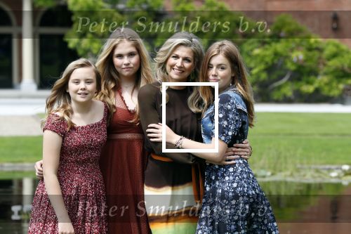 Den Haag 19 juli 2019
Jaarlijkse fotouurtje in de thuisn van Huis ten Bosch . Aanwezig Koning Willem Alexander Koningin Maxima Prinses Amalia Alexia en Ariane.