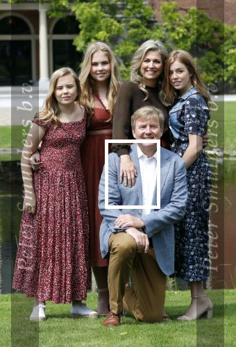 Den Haag 19 juli 2019
Jaarlijkse fotouurtje in de thuisn van Huis ten Bosch . Aanwezig Koning Willem Alexander Koningin Maxima Prinses Amalia Alexia en Ariane.
