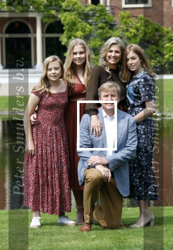 Den Haag 19 juli 2019
Jaarlijkse fotouurtje in de thuisn van Huis ten Bosch . Aanwezig Koning Willem Alexander Koningin Maxima Prinses Amalia Alexia en Ariane.