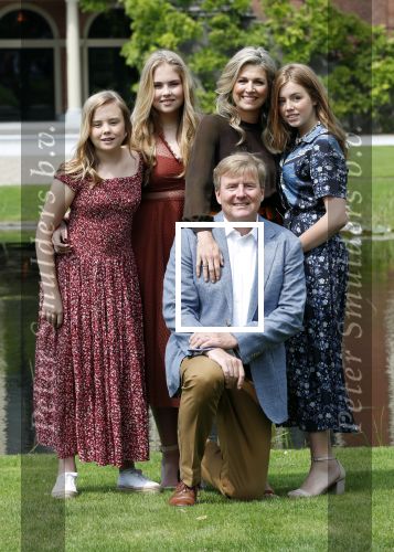 Den Haag 19 juli 2019
Jaarlijkse fotouurtje in de thuisn van Huis ten Bosch . Aanwezig Koning Willem Alexander Koningin Maxima Prinses Amalia Alexia en Ariane.