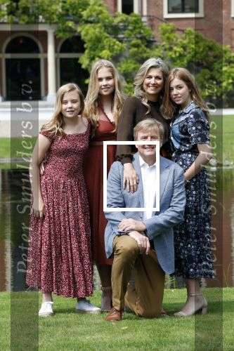 Den Haag 19 juli 2019
Jaarlijkse fotouurtje in de thuisn van Huis ten Bosch . Aanwezig Koning Willem Alexander Koningin Maxima Prinses Amalia Alexia en Ariane.