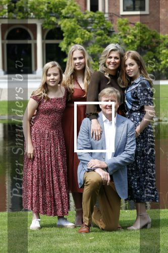 Den Haag 19 juli 2019
Jaarlijkse fotouurtje in de thuisn van Huis ten Bosch . Aanwezig Koning Willem Alexander Koningin Maxima Prinses Amalia Alexia en Ariane.