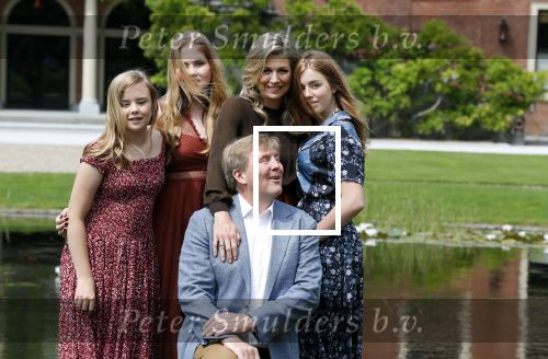 Den Haag 19 juli 2019
Jaarlijkse fotouurtje in de thuisn van Huis ten Bosch . Aanwezig Koning Willem Alexander Koningin Maxima Prinses Amalia Alexia en Ariane.