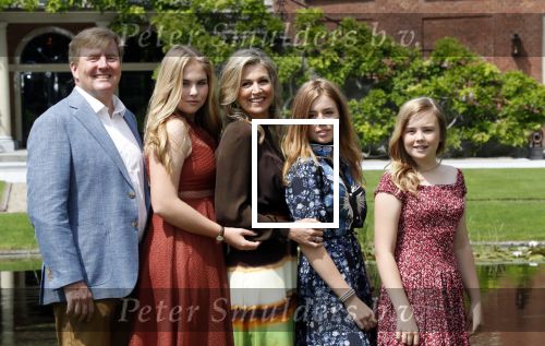 Den Haag 19 juli 2019
Jaarlijkse fotouurtje in de thuisn van Huis ten Bosch . Aanwezig Koning Willem Alexander Koningin Maxima Prinses Amalia Alexia en Ariane.