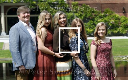 Den Haag 19 juli 2019
Jaarlijkse fotouurtje in de thuisn van Huis ten Bosch . Aanwezig Koning Willem Alexander Koningin Maxima Prinses Amalia Alexia en Ariane.