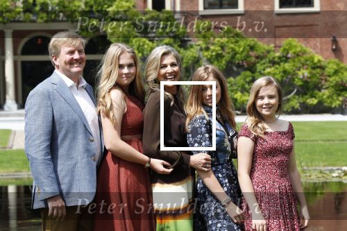 Den Haag 19 juli 2019
Jaarlijkse fotouurtje in de thuisn van Huis ten Bosch . Aanwezig Koning Willem Alexander Koningin Maxima Prinses Amalia Alexia en Ariane.