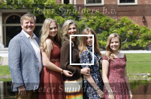 Den Haag 19 juli 2019
Jaarlijkse fotouurtje in de thuisn van Huis ten Bosch . Aanwezig Koning Willem Alexander Koningin Maxima Prinses Amalia Alexia en Ariane.