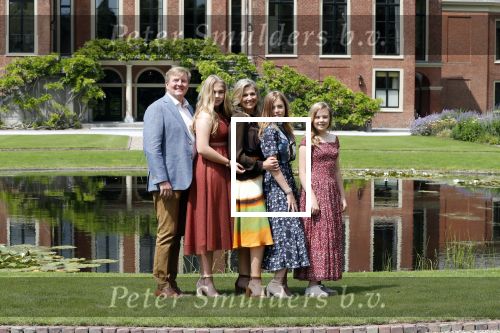 Den Haag 19 juli 2019
Jaarlijkse fotouurtje in de thuisn van Huis ten Bosch . Aanwezig Koning Willem Alexander Koningin Maxima Prinses Amalia Alexia en Ariane.