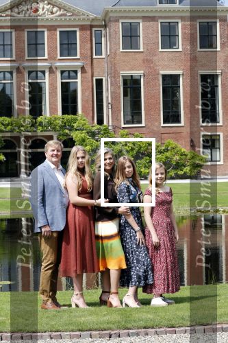 Den Haag 19 juli 2019
Jaarlijkse fotouurtje in de thuisn van Huis ten Bosch . Aanwezig Koning Willem Alexander Koningin Maxima Prinses Amalia Alexia en Ariane.