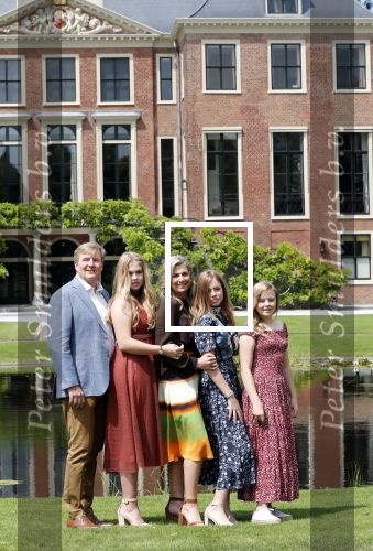 Den Haag 19 juli 2019
Jaarlijkse fotouurtje in de thuisn van Huis ten Bosch . Aanwezig Koning Willem Alexander Koningin Maxima Prinses Amalia Alexia en Ariane.