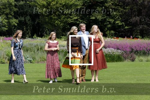 Den Haag 19 juli 2019
Jaarlijkse fotouurtje in de thuisn van Huis ten Bosch . Aanwezig Koning Willem Alexander Koningin Maxima Prinses Amalia Alexia en Ariane.