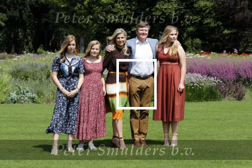 Den Haag 19 juli 2019
Jaarlijkse fotouurtje in de thuisn van Huis ten Bosch . Aanwezig Koning Willem Alexander Koningin Maxima Prinses Amalia Alexia en Ariane.
