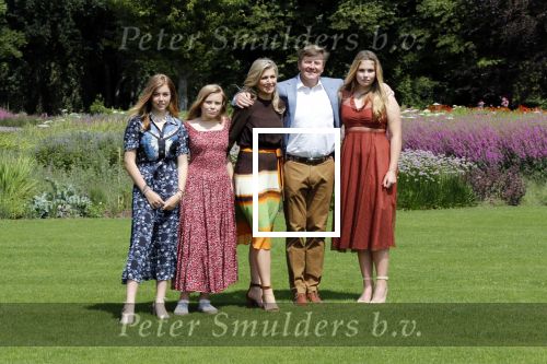 Den Haag 19 juli 2019
Jaarlijkse fotouurtje in de thuisn van Huis ten Bosch . Aanwezig Koning Willem Alexander Koningin Maxima Prinses Amalia Alexia en Ariane.