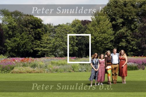 Den Haag 19 juli 2019
Jaarlijkse fotouurtje in de thuisn van Huis ten Bosch . Aanwezig Koning Willem Alexander Koningin Maxima Prinses Amalia Alexia en Ariane.