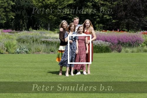 Den Haag 19 juli 2019
Jaarlijkse fotouurtje in de thuisn van Huis ten Bosch . Aanwezig Koning Willem Alexander Koningin Maxima Prinses Amalia Alexia en Ariane.