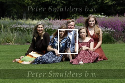 Den Haag 19 juli 2019
Jaarlijkse fotouurtje in de thuisn van Huis ten Bosch . Aanwezig Koning Willem Alexander Koningin Maxima Prinses Amalia Alexia en Ariane.