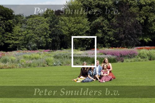 Den Haag 19 juli 2019
Jaarlijkse fotouurtje in de thuisn van Huis ten Bosch . Aanwezig Koning Willem Alexander Koningin Maxima Prinses Amalia Alexia en Ariane.