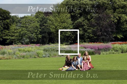 Den Haag 19 juli 2019
Jaarlijkse fotouurtje in de thuisn van Huis ten Bosch . Aanwezig Koning Willem Alexander Koningin Maxima Prinses Amalia Alexia en Ariane.