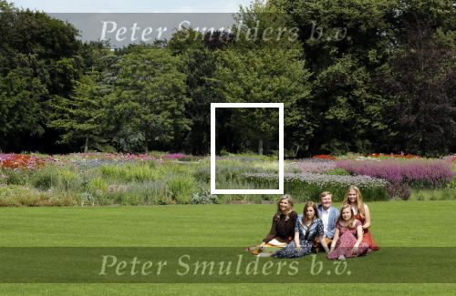 Den Haag 19 juli 2019
Jaarlijkse fotouurtje in de thuisn van Huis ten Bosch . Aanwezig Koning Willem Alexander Koningin Maxima Prinses Amalia Alexia en Ariane.
