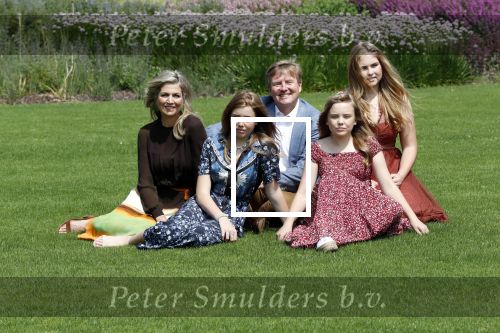 Den Haag 19 juli 2019
Jaarlijkse fotouurtje in de thuisn van Huis ten Bosch . Aanwezig Koning Willem Alexander Koningin Maxima Prinses Amalia Alexia en Ariane.