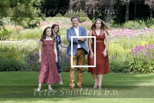 Den Haag 19 juli 2019
Jaarlijkse fotouurtje in de thuisn van Huis ten Bosch . Aanwezig Koning Willem Alexander Koningin Maxima Prinses Amalia Alexia en Ariane.
