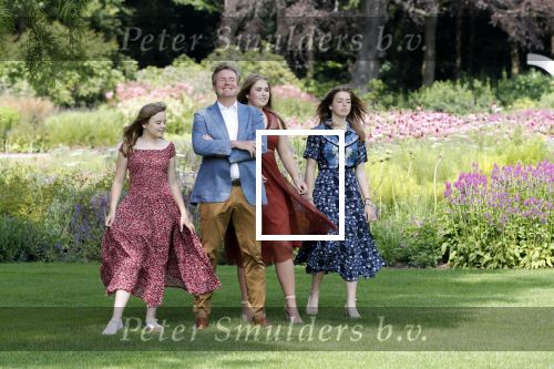 Den Haag 19 juli 2019
Jaarlijkse fotouurtje in de thuisn van Huis ten Bosch . Aanwezig Koning Willem Alexander Koningin Maxima Prinses Amalia Alexia en Ariane.