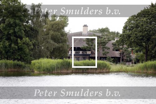 Loosdrecht 14 juli 2019
Huis van laurent Hompes op een eilandje voor Loosdrecht. Er staan paardestallen en heeft een eigen strand.
