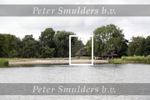 Loosdrecht 14 juli 2019
Huis van laurent Hompes op een eilandje voor Loosdrecht. Er staan paardestallen en heeft een eigen strand.
