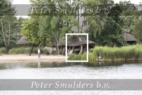 Loosdrecht 14 juli 2019
Huis van laurent Hompes op een eilandje voor Loosdrecht. Er staan paardestallen en heeft een eigen strand.