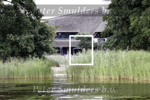 Loosdrecht 14 juli 2019
Huis van laurent Hompes op een eilandje voor Loosdrecht. Er staan paardestallen en heeft een eigen strand.