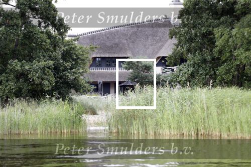 Loosdrecht 14 juli 2019
Huis van laurent Hompes op een eilandje voor Loosdrecht. Er staan paardestallen en heeft een eigen strand.
