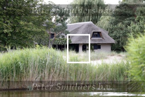 Loosdrecht 14 juli 2019
Huis van laurent Hompes op een eilandje voor Loosdrecht. Er staan paardestallen en heeft een eigen strand.