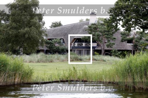 Loosdrecht 14 juli 2019
Huis van laurent Hompes op een eilandje voor Loosdrecht. Er staan paardestallen en heeft een eigen strand.