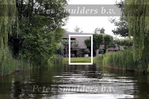 Loosdrecht 14 juli 2019
Huis van laurent Hompes op een eilandje voor Loosdrecht. Er staan paardestallen en heeft een eigen strand.